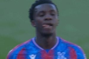 b体育官网-范大将军现场见证恩凯提亚登场1分钟假摔染黄 10分钟便被罚下